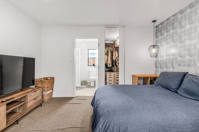 Photo of property in 17 Kotuku Crescent, Takanini, 2112