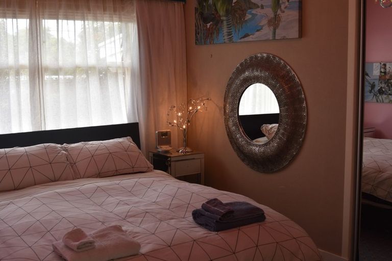 Photo of property in 1/40 East Coast Road, Milford, Auckland, 0620