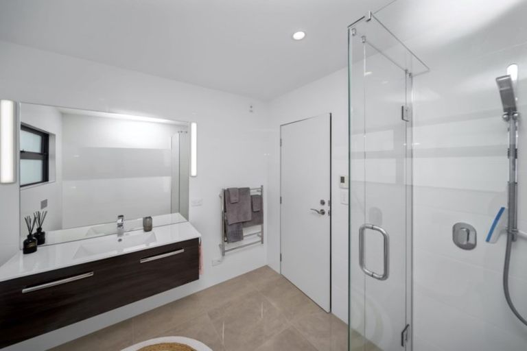 Photo of property in 2/86 Hurlstone Drive, Waiwhakaiho, New Plymouth, 4312