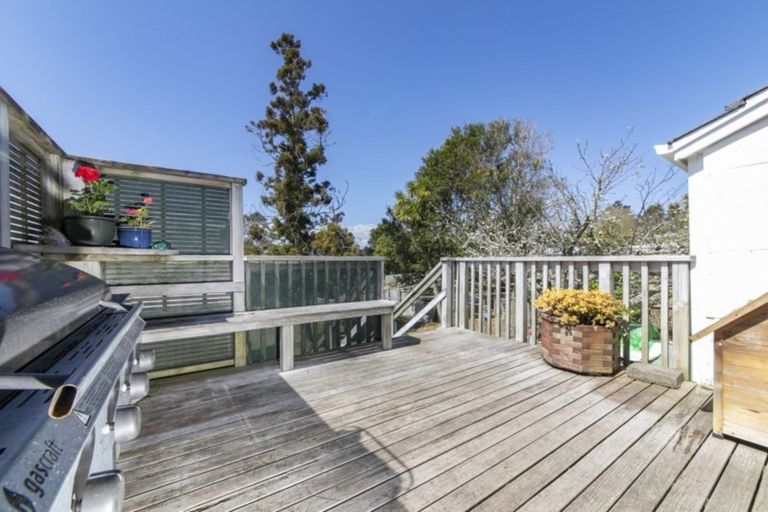 Photo of property in 86 Garfield Road, Helensville, 0800