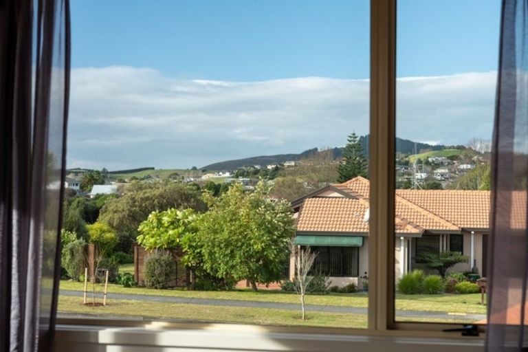 Photo of property in 12 Kestrel Avenue, Welcome Bay, Tauranga, 3112