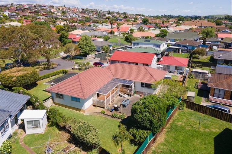 Photo of property in 9 Tyndrum Place, Highland Park, Auckland, 2010