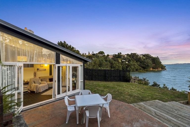 Photo of property in 122 Aeroview Drive, Beach Haven, Auckland, 0626