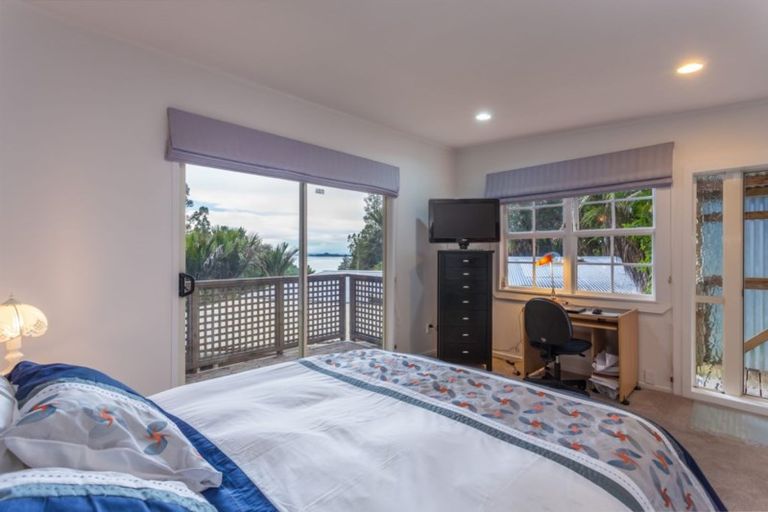 Photo of property in 46 Wood Bay Road, Titirangi, Auckland, 0604