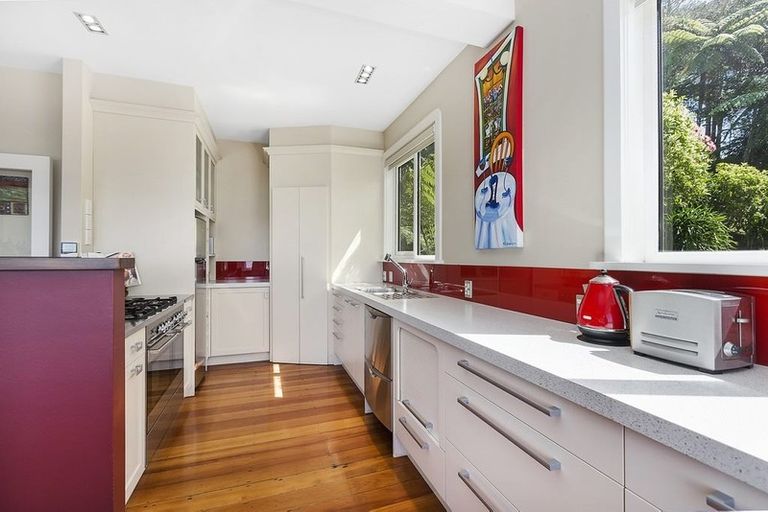 Photo of property in 1b Wadestown Road, Wadestown, Wellington, 6012