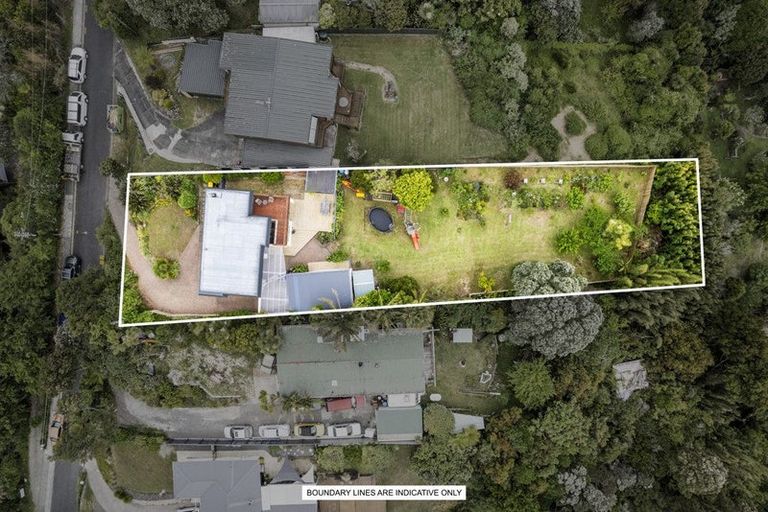 Photo of property in 20 Arapito Road, Titirangi, Auckland, 0604