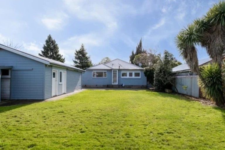 Photo of property in 63 Northcote Road, Northcote, Christchurch, 8052