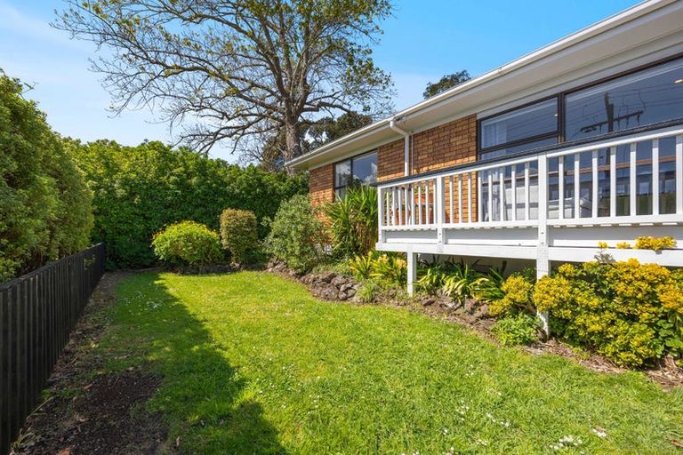 Photo of property in 4a Sullivan Avenue, Mangere Bridge, Auckland, 2022