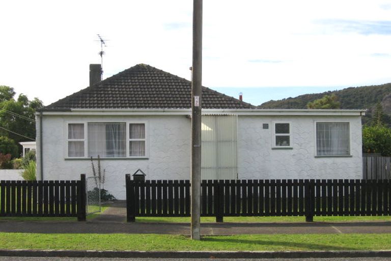 Photo of property in 14 Gillespie Street, Taita, Lower Hutt, 5011