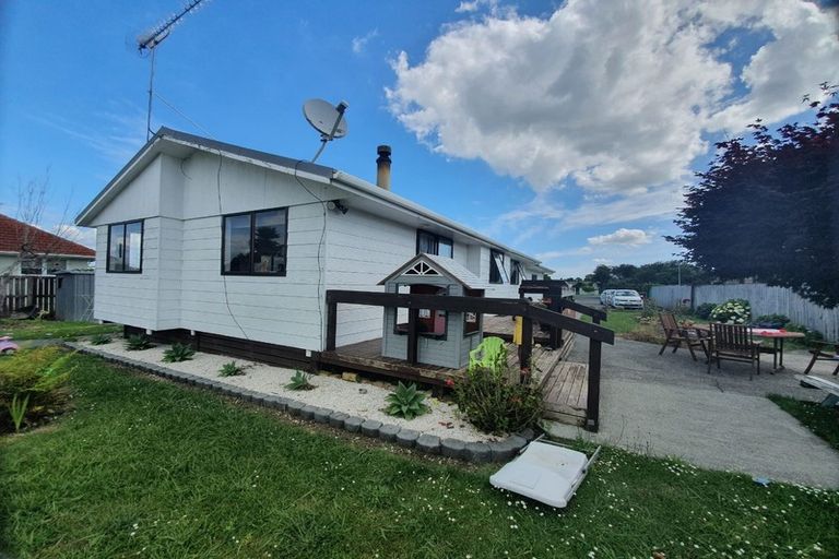 Photo of property in 17 Westhaven Place, Tuakau, 2121