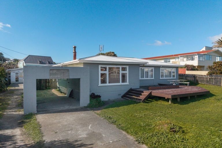 Photo of property in 8 Lambley Road, Titahi Bay, Porirua, 5022