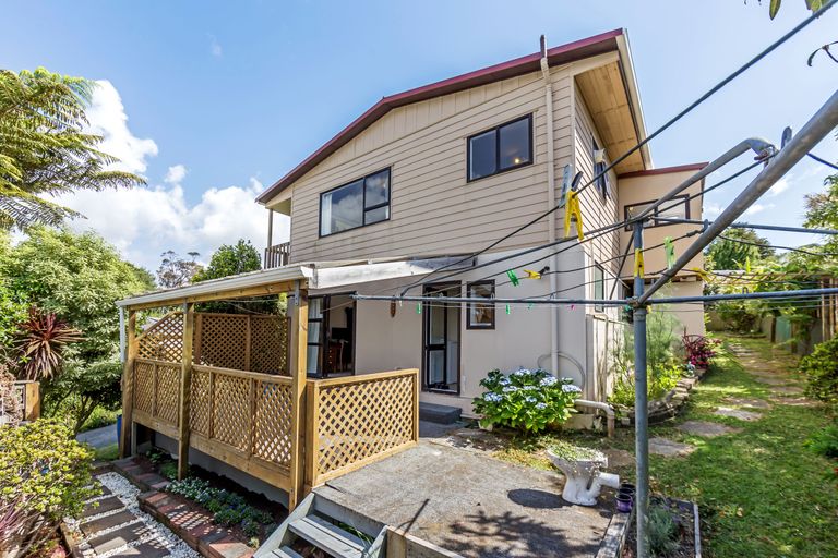 Photo of property in 76a Brian Crescent, Stanmore Bay, Whangaparaoa, 0932