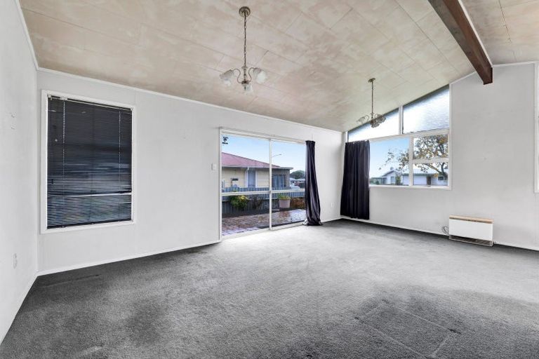 Photo of property in 13 Newbury Place, Waitara, 4320