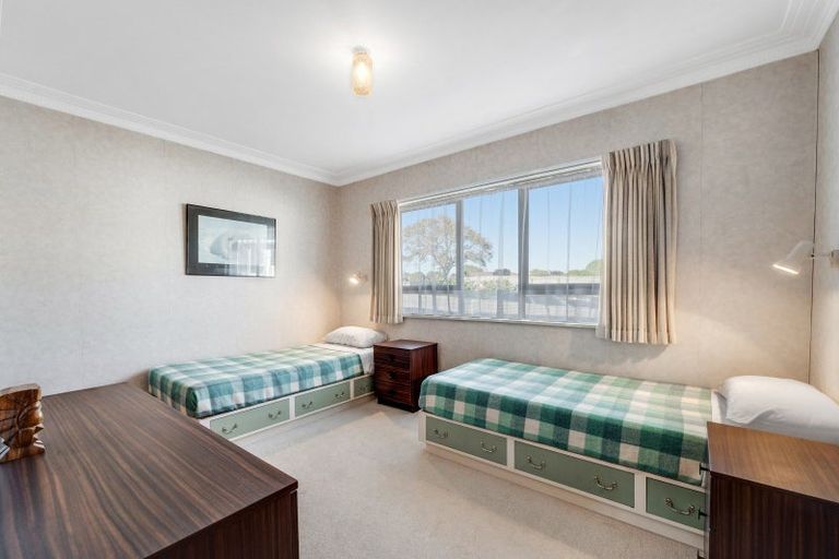 Photo of property in 41 Bradbury Road, Botany Downs, Auckland, 2010