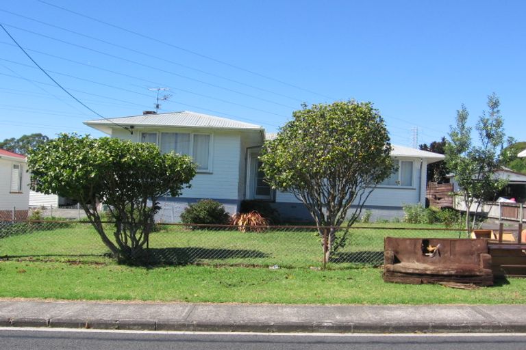 Photo of property in 15 Cobham Crescent, Kelston, Auckland, 0602