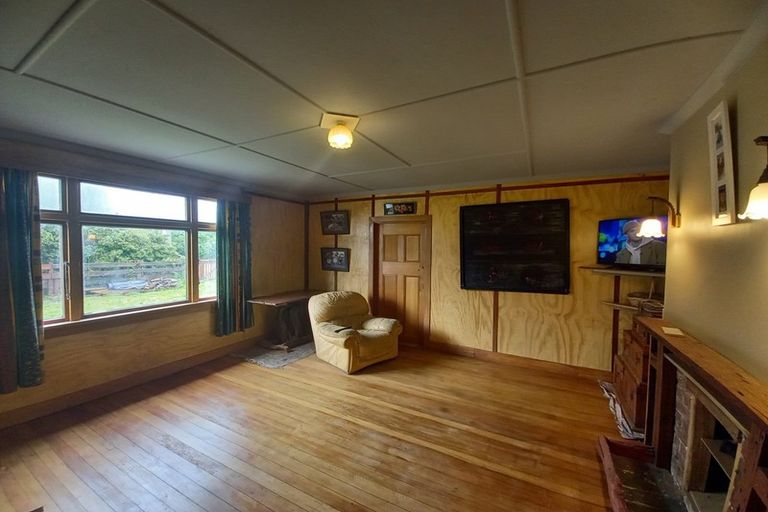 Photo of property in 17 Settlement Road, Papatotara, Tuatapere, 9691