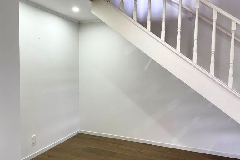 Photo of property in 1/4 Manuka Road, Glenfield, Auckland, 0629