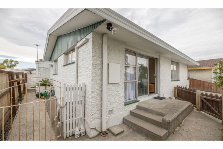 Photo of property in 1/41 Oldwood Street, Bishopdale, Christchurch, 8053