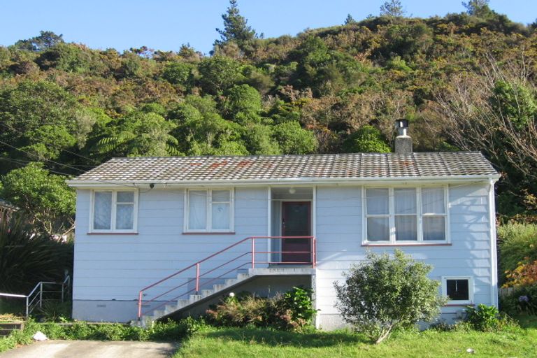 Photo of property in 144 George Street, Stokes Valley, Lower Hutt, 5019