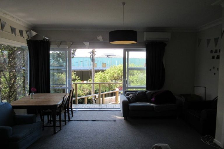 Photo of property in 62 Kelburn Parade, Kelburn, Wellington, 6012