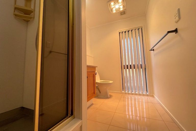 Photo of property in 86 Dalwhinnie Parade, Highland Park, Auckland, 2010