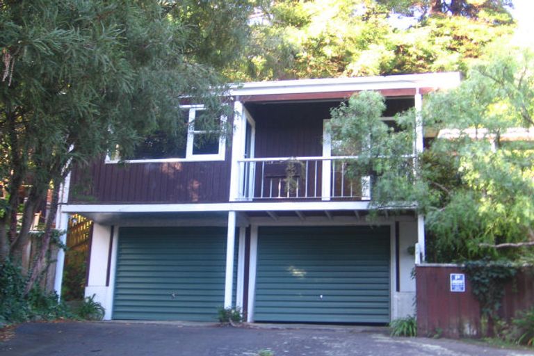 Photo of property in 2a Francis Bell Grove, Lowry Bay, Lower Hutt, 5013