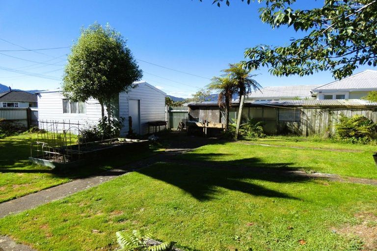 Photo of property in 40 Disraeli Street, Westport, 7825