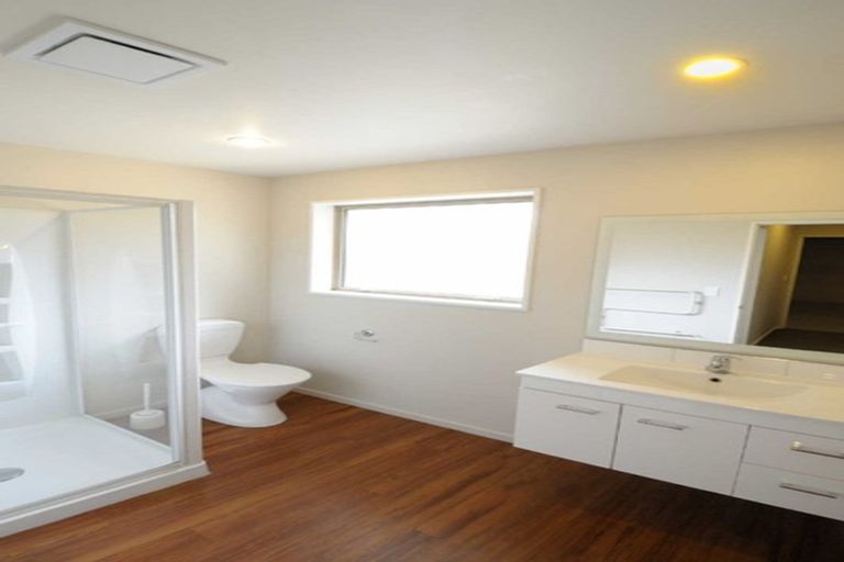 Photo of property in 42 Thackeray Place, Waltham, Christchurch, 8023