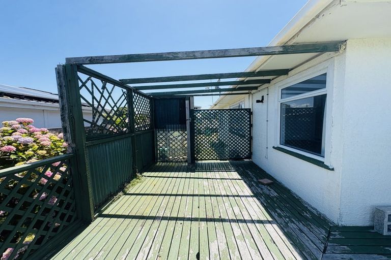 Photo of property in 1 Kapiti Terrace, Castlecliff, Whanganui, 4501