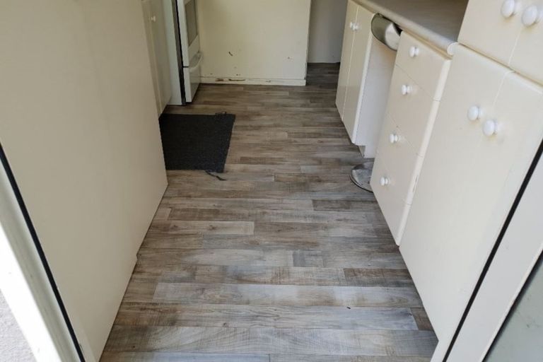 Photo of property in 80p Tirimoana Road, Te Atatu South, Auckland, 0602