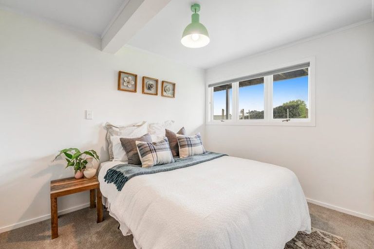 Photo of property in 10 St James Avenue, Helensville, 0800