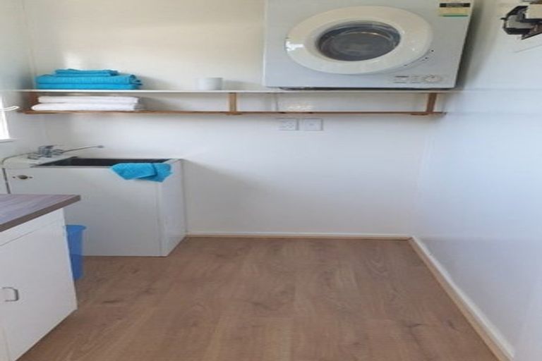 Photo of property in 81 Lauderdale Road, Birkdale, Auckland, 0626