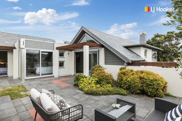 Photo of property in 17 Cornwall Street, Vauxhall, Dunedin, 9013