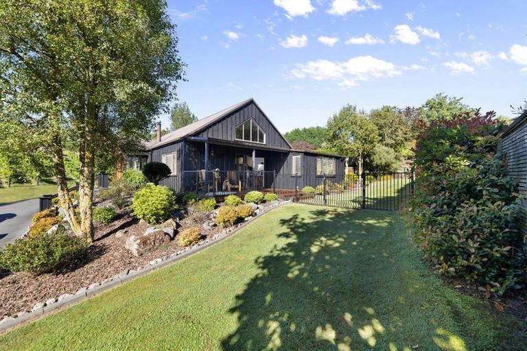 Photo of property in 29 Glen Mohr, Acacia Bay, Taupo, 3385