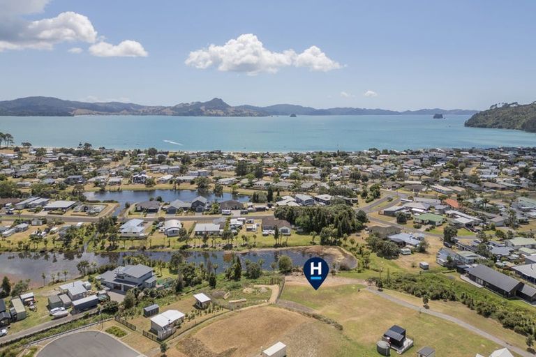 Photo of property in 11 Liberty Place, Cooks Beach, 3591