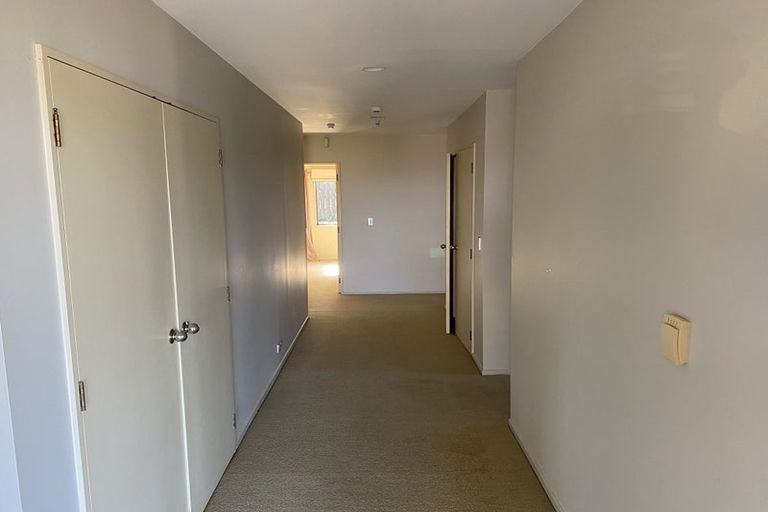 Photo of property in 2/18 Teal Crescent, Beach Haven, Auckland, 0626