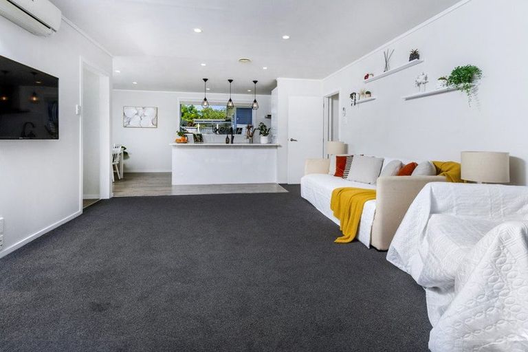 Photo of property in 16 Tapu Road, Huapai, Kumeu, 0810