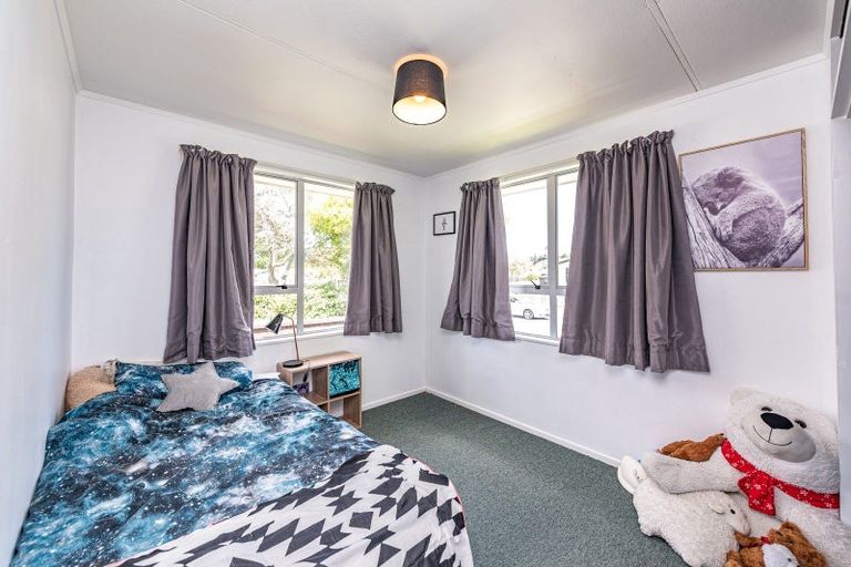 Photo of property in 12 Massey Street, Aramoho, Whanganui, 4500