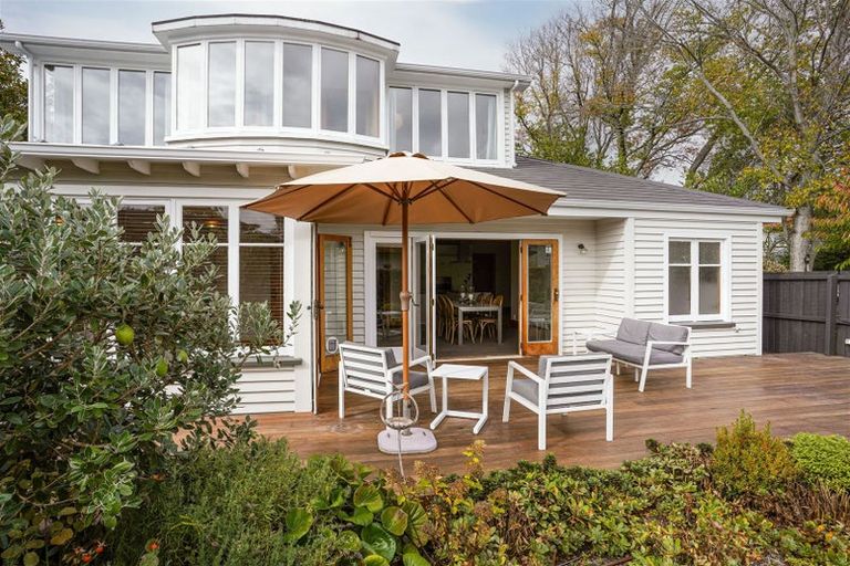 Photo of property in 1 Bradnor Road, Fendalton, Christchurch, 8052