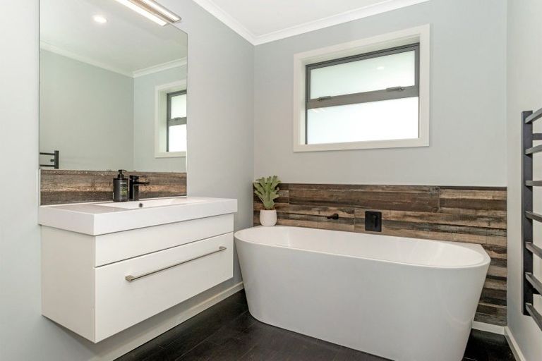 Photo of property in 15 Sterling Park, Lytton West, Gisborne, 4010