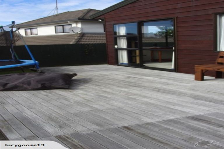 Photo of property in 1/12 Spears Place, Botany Downs, Auckland, 2010