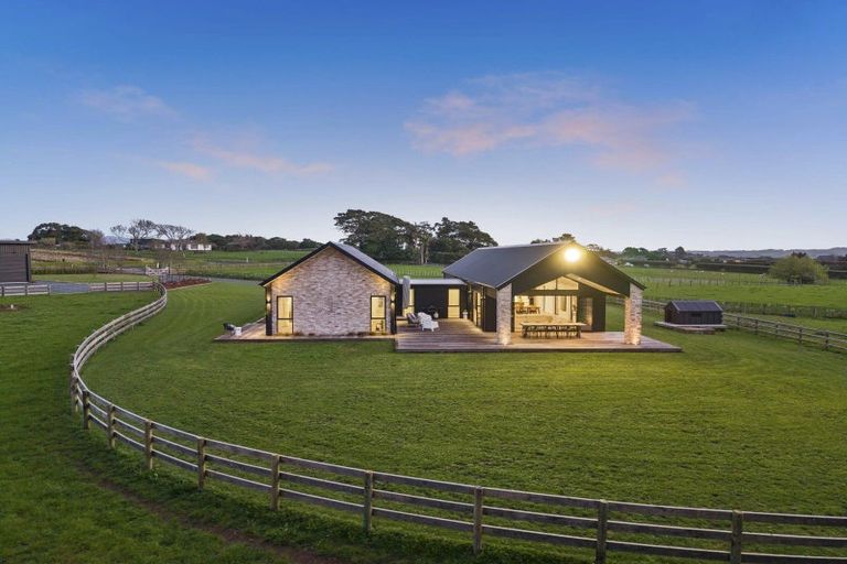 Photo of property in 58 Kidd Road, Waiuku, 2682