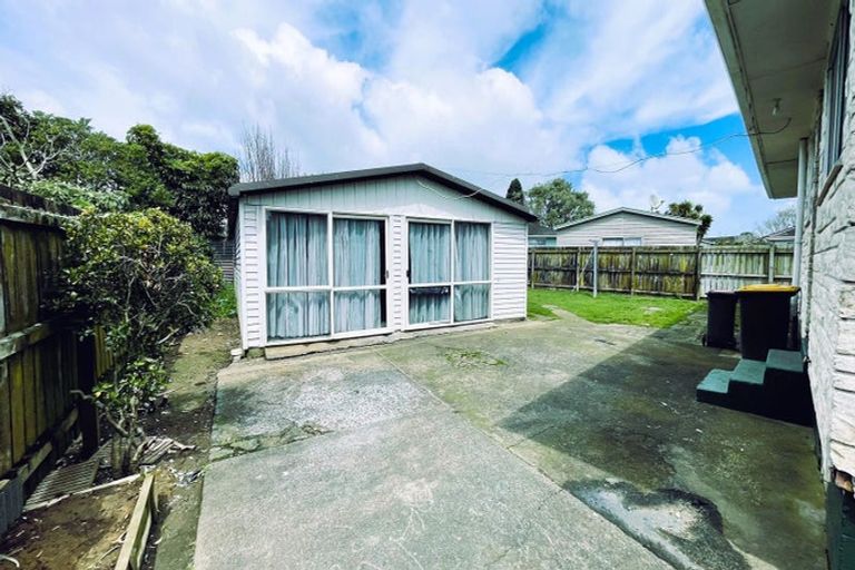 Photo of property in 8 Staverton Crescent, Mangere, Auckland, 2022