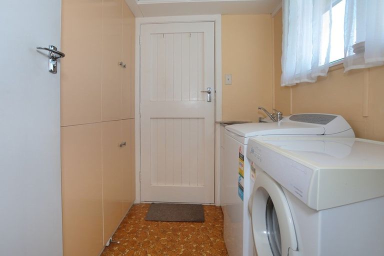 Photo of property in 21 Milne Street, Marton, 4710