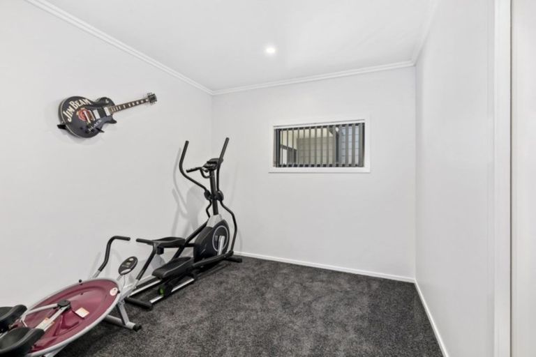 Photo of property in 34 Mossburn Grove, Kelson, Lower Hutt, 5010