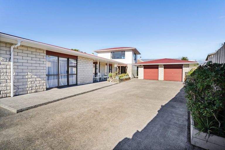 Photo of property in 37 Kowhai Street, Inglewood, 4330