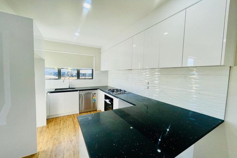 Photo of property in 1/2 Cameron Street, Papakura, 2110