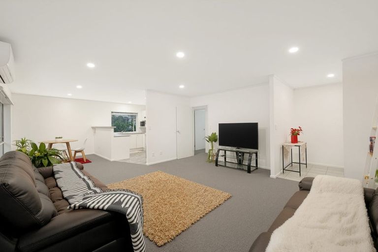 Photo of property in 9 Wattle Road, Sunnyvale, Auckland, 0612
