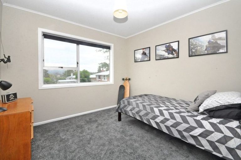 Photo of property in 28 Choice Avenue, Henderson, Auckland, 0612