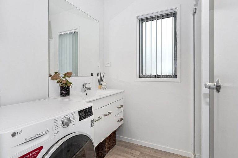 Photo of property in 11 Kamahi Crescent, Papamoa Beach, Papamoa, 3118